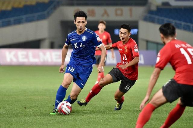 英超-萨拉赫梅开二度 利物浦3-2胜8分领跑